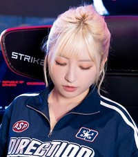 麻倉瑞季（撮影：田中智久　ヘアメイク：海瀬志津奈（JULLY）　スタイリング：沼田実咲（ミタケイショウ））