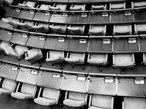 間違えたら素直に謝って、頑張ればいい。信頼できる国であってほしい