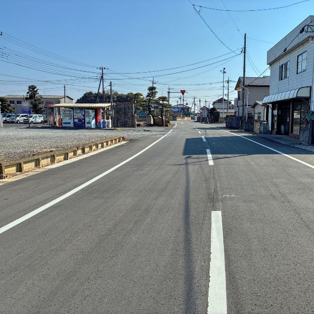 中央線や車両通行帯が設けられている一般道路の例／警察庁のHPより