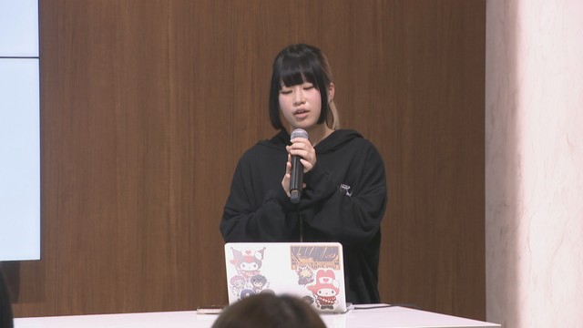 最終選考でプレゼンする学生 Fantudio Takamatsu(高松市常磐町)16日