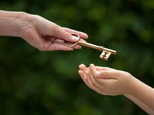 死因贈与で財産を残すポイント　遺贈との違いも解説