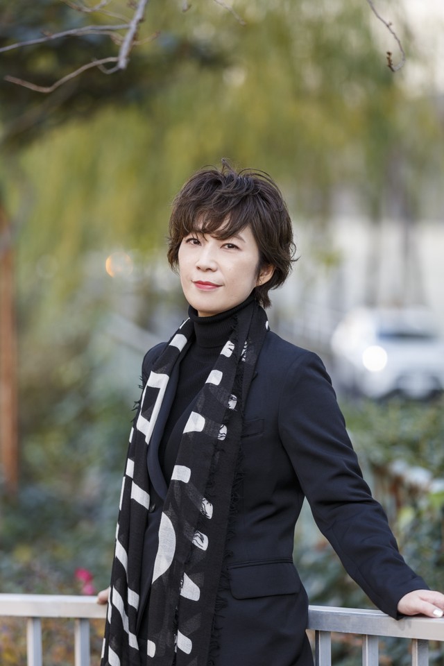 俳優から脚本家に転身し、映画の話題作や自伝「爆弾犯の娘」を世に出した梶原阿貴 　©高橋マナミ