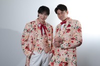SHOW-WAの塩田将己（左）と山本佳志＝撮影・坂部計介
