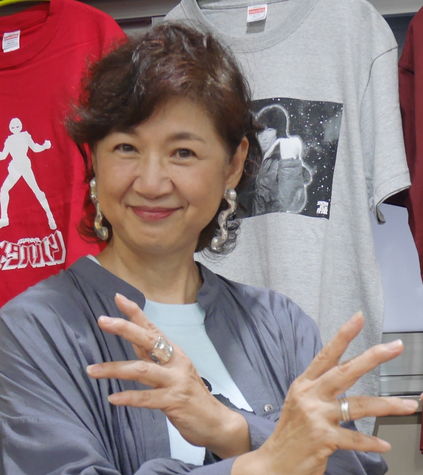 宇宙刑事シャリバン」宇宙刑事リリー役・降矢由美子さん直筆