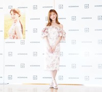 写真集の発売記念会見に登場した中田花奈