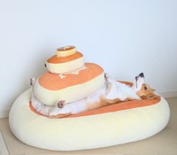 本物のチーズ蒸しケーキタワーを完成させたこまちちゃん（提供：こまち@彩さん）