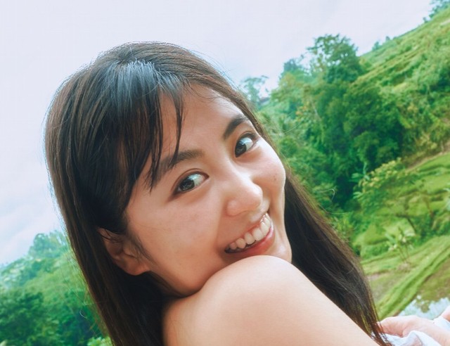 福井梨莉華 1st写真集「あいの道しるべ」よりⒸ岡本武志／講談社