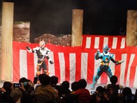 「仮面ライダー豆まき」に登場した仮面ライダーギーツ（左）と仮面ライダーガッチャード©石森プロ・テレビ朝日・ADK EM・東映