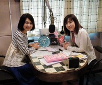 林原めぐみ（右）と辛島美登里＝2015年