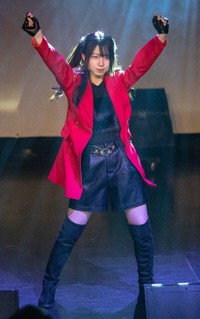 大胆衣装で華麗なダンスを披露するKOBerrieS♪のエース・古川莉子