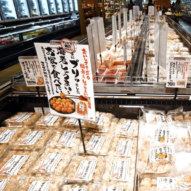 ずらりと並ぶ冷凍食品もこだわりのオリジナル商品