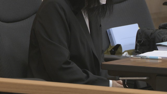 高松地裁に出廷した原告の小林まるさん（仮名）　10月3日