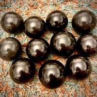 鉛筆の芯が剥がれない方法を研究中（画像提供：noriko 世界泥だんご協会会長（仮）さん）