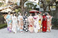 (前列左から)山本望叶、上西怜、安部若菜、出口結菜（後列左から）松野美桜、山崎亜美、南羽諒、折坂心春、桜田彩叶　(c)NMB48