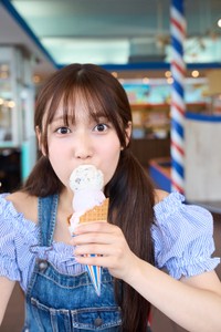 AKB48・鈴木くるみの1st写真集「夢の重さ」（秋田書店）より＝撮影・Takeo Dec.