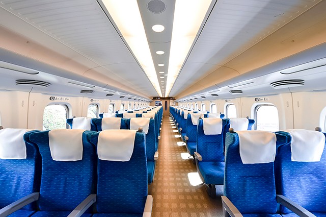 新幹線…座席と座席の間の肘掛けは誰のもの？ JRに聞いてみた｜まいど