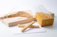 「饌　お米のせんべい」（赤福提供）