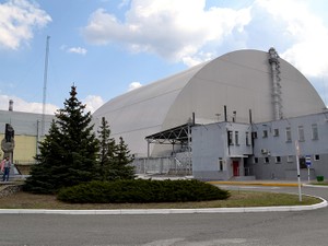 ＜チェルノブイリルポ①＞ぴかぴかの道路と崩れそうなホテルが同居する廃虚の町