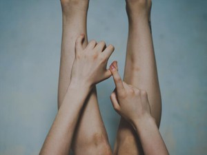 我が子が聞く「ママのおひげは腕の下？」。不揃いのムダ毛と生きる