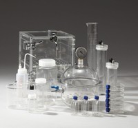 サンプラテックがつくるプラスチック製理化学機器の一部（画像提供：同社）