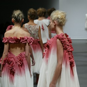 永澤陽一の創作の軌跡をたどる大規模展覧会9月13日（土）から神戸ファッション美術館で開催。