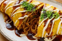 オムそばならぬ、「オムそばロール」が話題※画像はイメージです（Koarakko/stock.adobe.com）