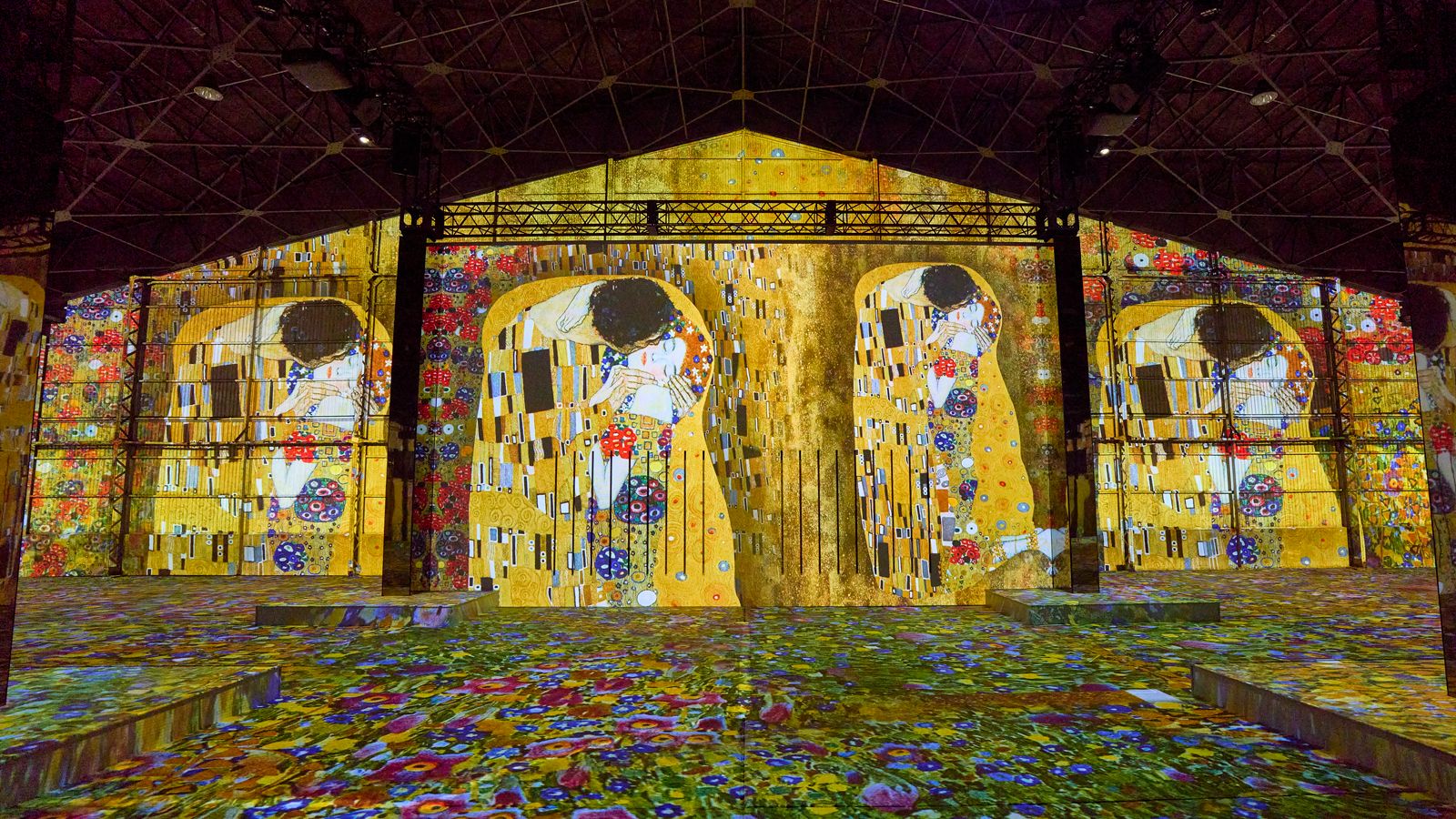 トヨタがアートを発信する起点。<br>横浜のウォーターフロントで帝政期のウィーンにタイムスリップ