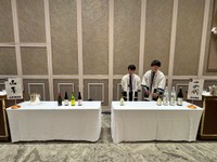 日本酒界のキング・オブ・キングス「十四代」の隣に「山本」が！イベントブースにて（山本さん提供）