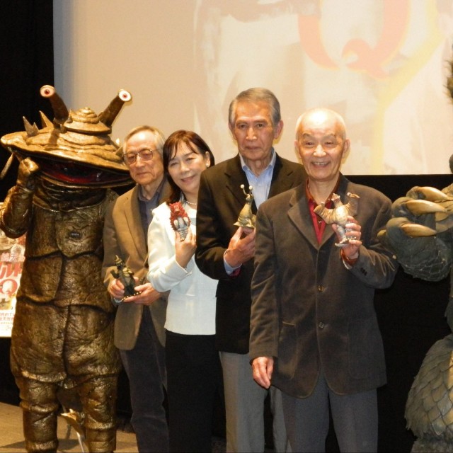2011年４月、カラー化された「総天然色　ウルトラＱ」発表会見に登場した（左から）飯島敏広監督、桜井浩子、佐原健二、西條康彦＝都内