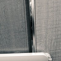 子どもにトイレを覗かれている様子　/セルゥゥゥゥァァァァァさん（@cellbururu）提供