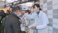 オハヨー乳業が企画した牛乳の無料配布（JR岡山駅）