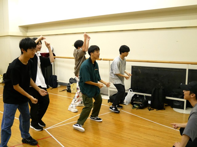 ダンスレッスンの模様