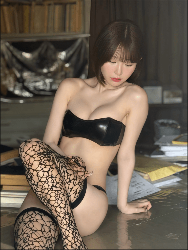 「FLASH」（26年10月6日発売号）に登場した桃田うたのオフショット　本人のX（@cos_utan）より