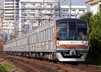 東京メトロ副都心線所属の10000系(funny face/stock.adobe.com)