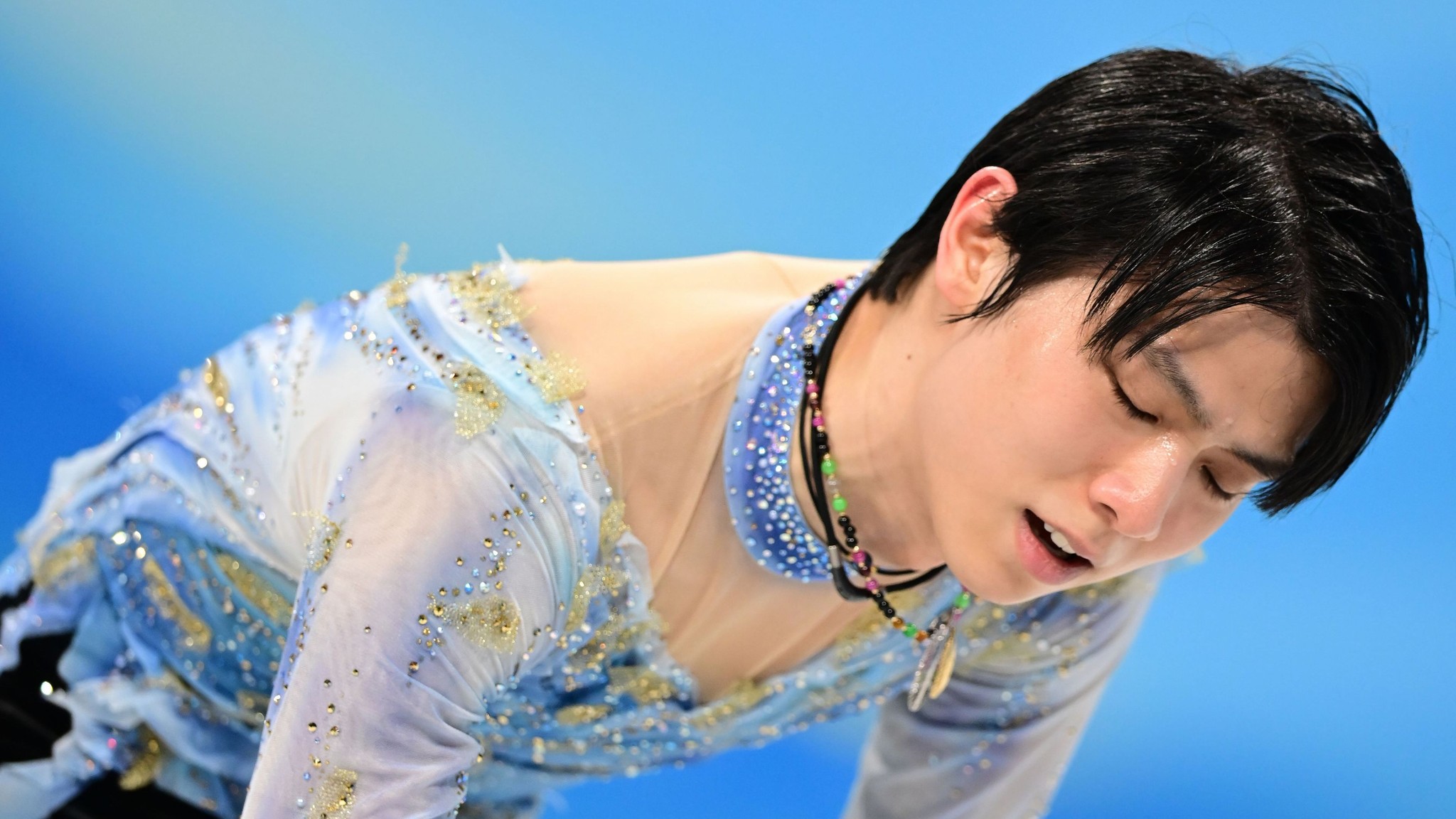 羽生結弦「皆さんより僕が一番ふわふわ」SP8位でも4回転半と五輪3連覇 