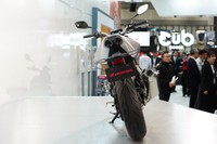 「東京モーターサイクルショー2026」で特別展示された新型CB400SF