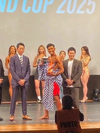 落語家の春風亭かけ橋さん「第3位を受賞いたしました」（本人の公式Xから）