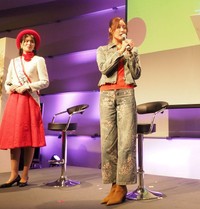 ミスりんごの下田来渚さん（左）と王林