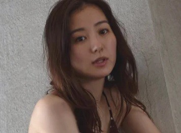 高田里穂写真集『素描』(©沢渡　朔／講談社)