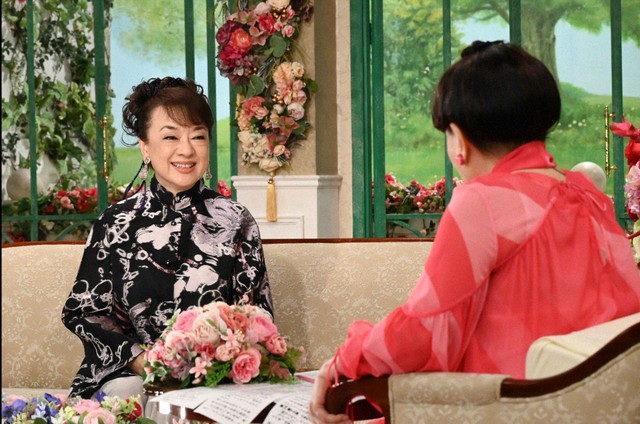 「徹子の部屋」   黒柳徹子(右)、ジュディ・オング＝テレビ朝日提供
