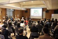 聴竹居の建築や設計した藤井について建築家らが語り合ったシンポジウム（大山崎町大山崎・大山崎ふるさとセンター）
