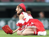 始球式を務めた藤本冬香＝2026年4月