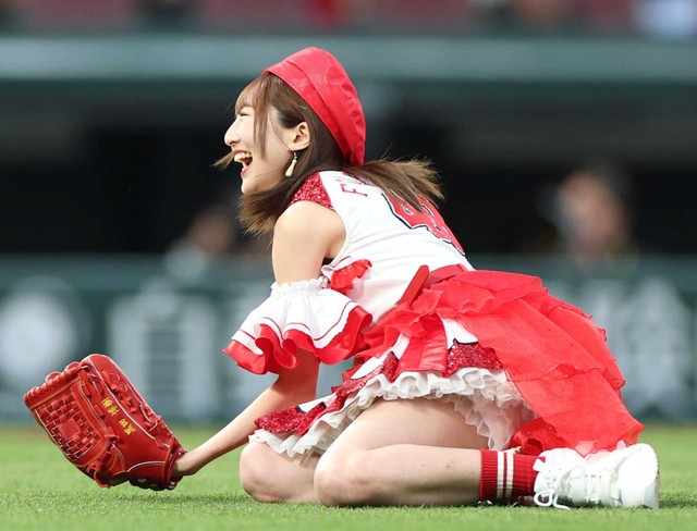始球式を務めた藤本冬香＝2026年4月