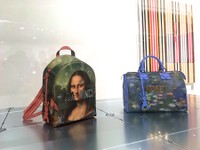ルイ ヴィトンとジェフ・クーンズのコラボバッグ