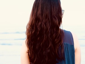 卒業式直前。「地毛を黒く染めろ」という、なんとも矛盾した話をされた