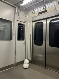 電車内に雪だるまが！（きよさん提供）