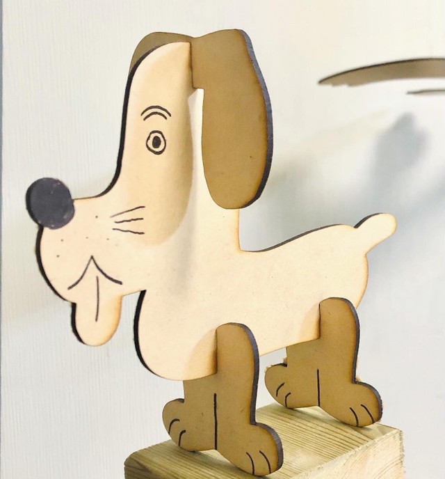 試作品で作った、組み立て型の犬のおもちゃ（提供：日隈みさきさん）