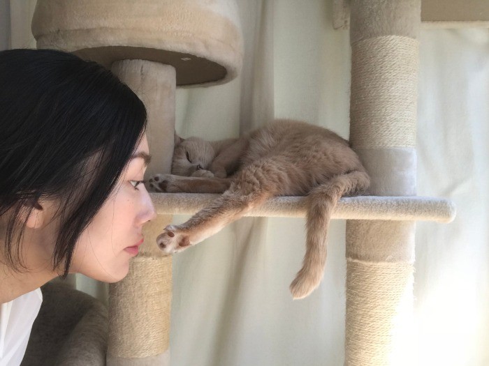 静かにさりげなく嗅がせていただく松田。