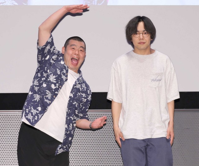 お笑いコンビ「金の国」の（左から）渡部おにぎり、桃沢健輔