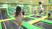 家族連れでにぎわう室内遊園地 ジャングルキッズ(高松市香西本町)